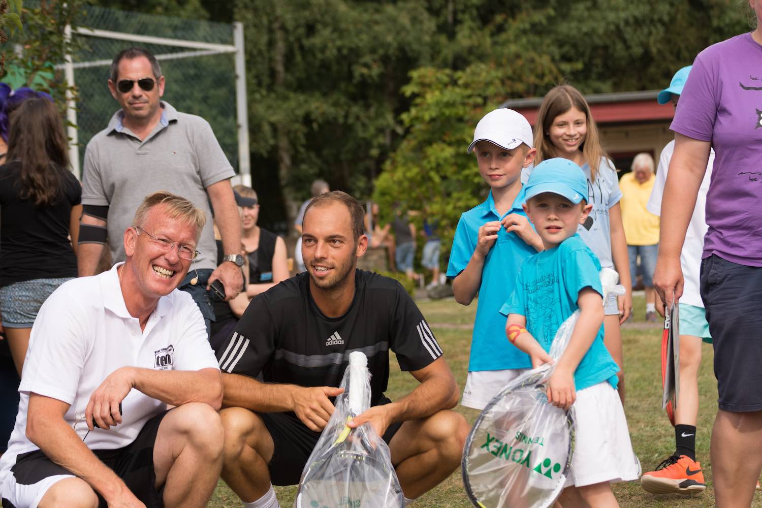 Der Usinger Tennisprofi Tim Pütz fördert gerne die Tennisjugend seines UTHC Heimatvereins