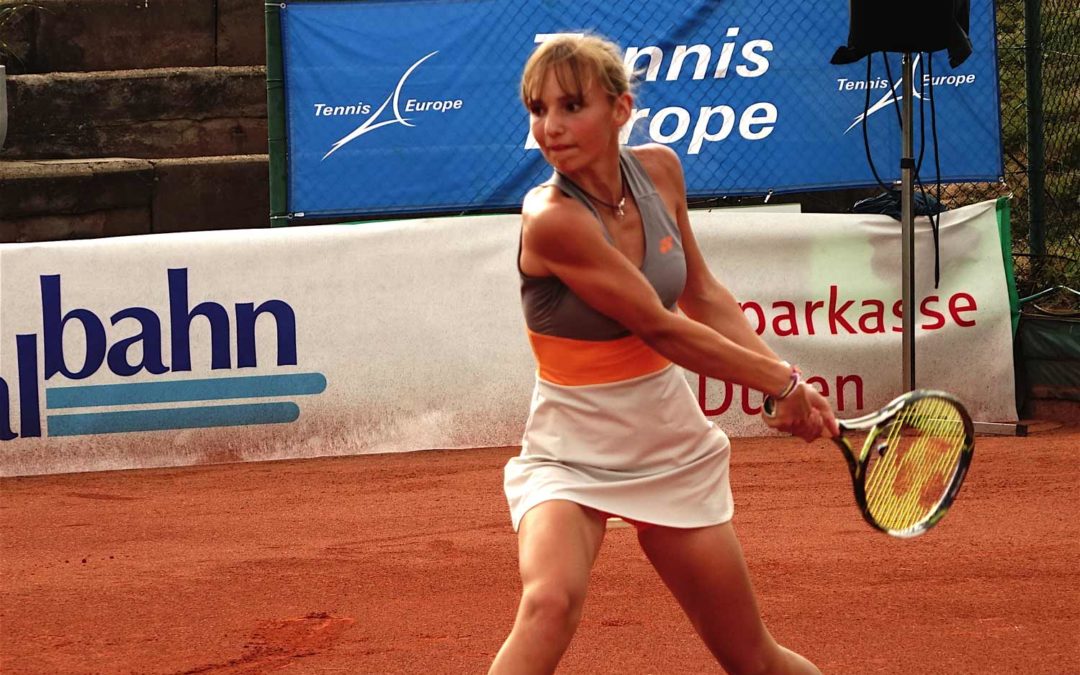 Tennis Bundestrainerin Jasmin Wöhr sehr zufrieden mit Mara Guth des UTHC