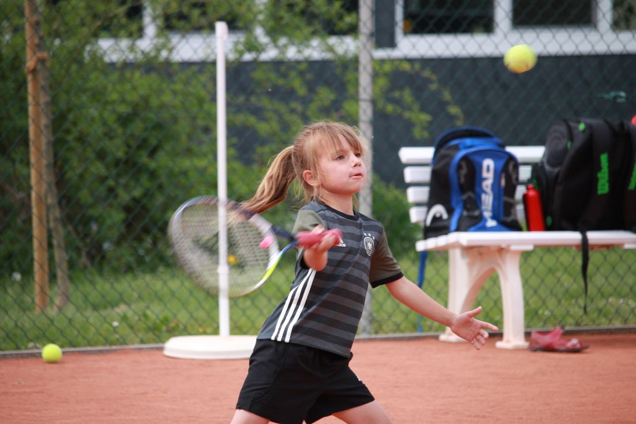 Tennis Jugendarbeit: Antonia Guth