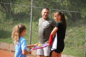 Mara-Guth unterstützt Tennis Jugendarbeit beim TUS Steinfischbach_4810