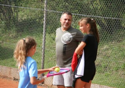 Mara-Guth unterstützt Tennis Jugendarbeit beim TUS Steinfischbach_4810