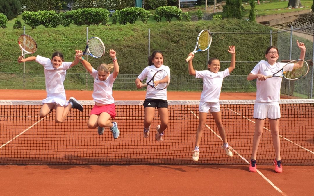 Tennis-U12-Juniorinnen-feiern-Aufstieg_01