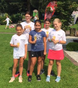 Tennis-U12-Juniorinnen-feiern-Aufstieg_02