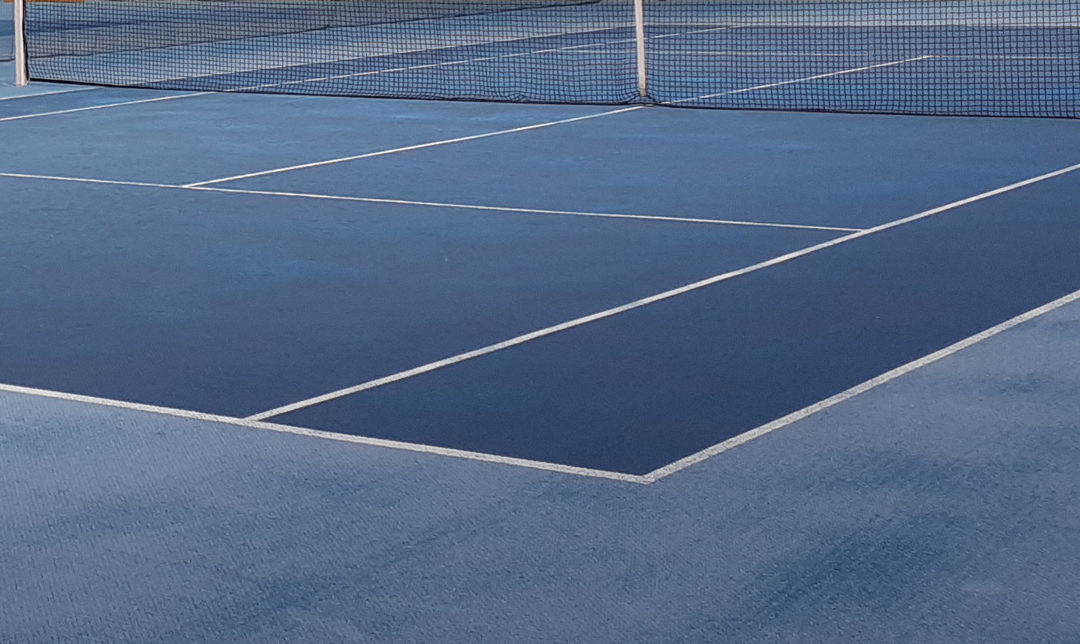 Neue Hallenböden für die Tennishalle des UTHC in Usingen.