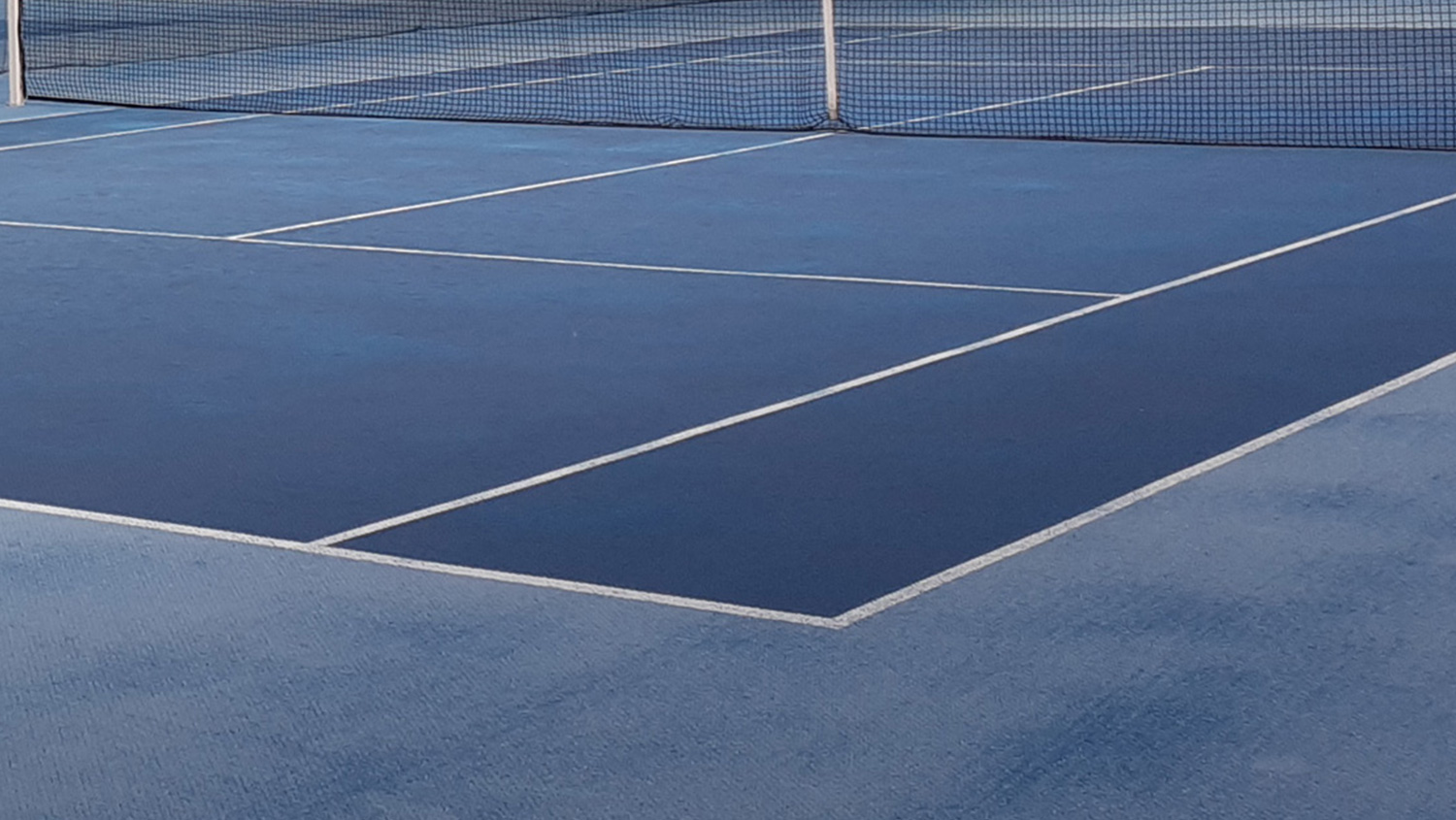 UTHC: Neuer Hallenboden der Tennishalle Usingen